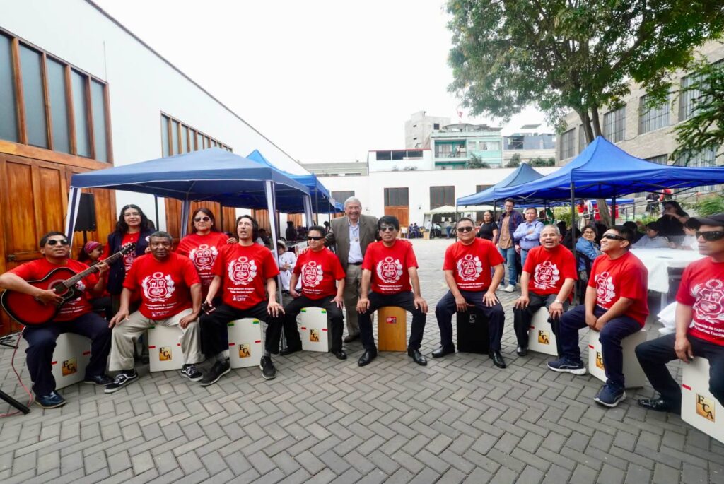 Ministro de Cultura acompaña presentación de la Primera Promoción de Cajoneros con Discapacidad Visual del Perú